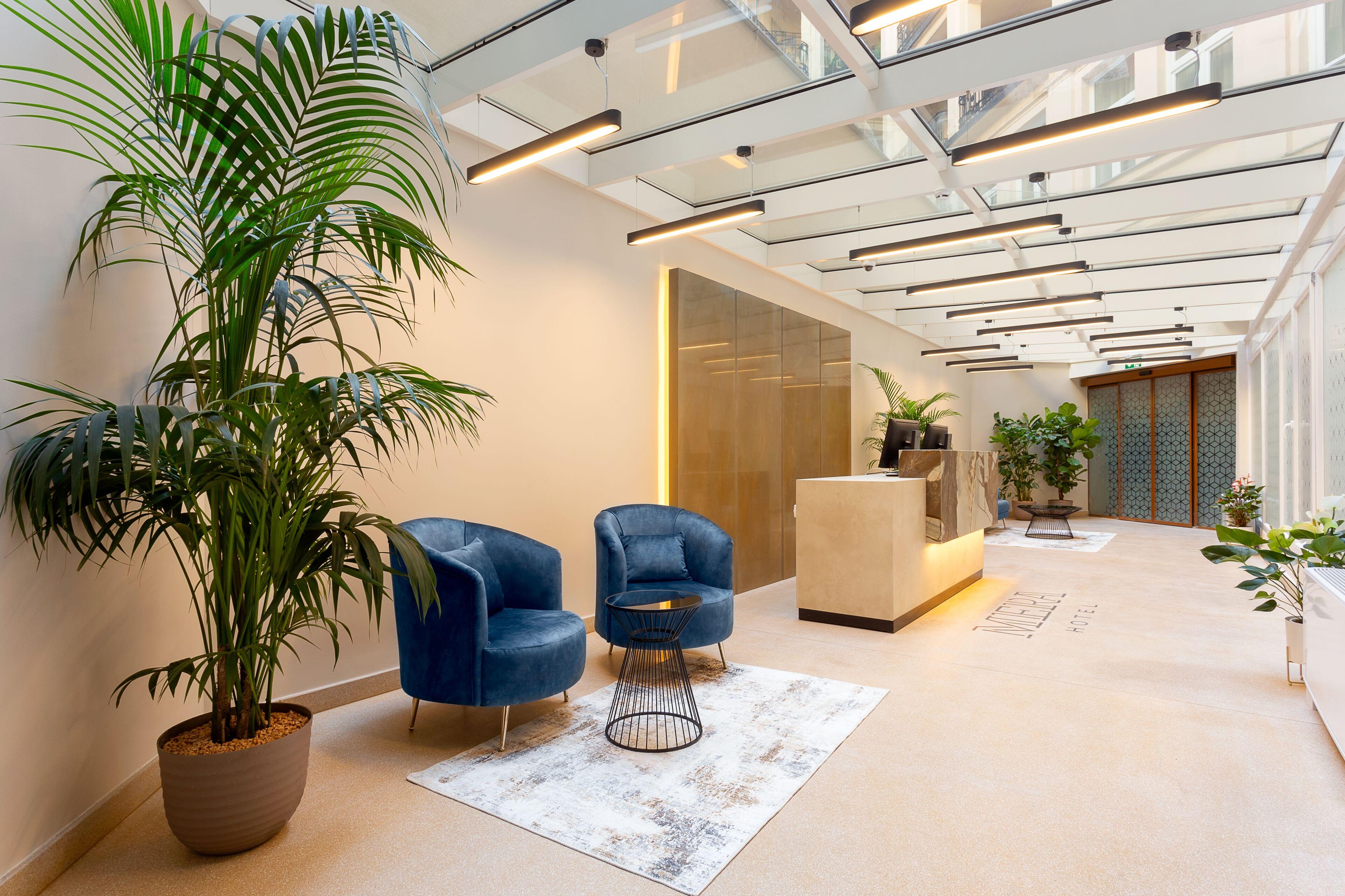 Mera Hotel — Photos 1